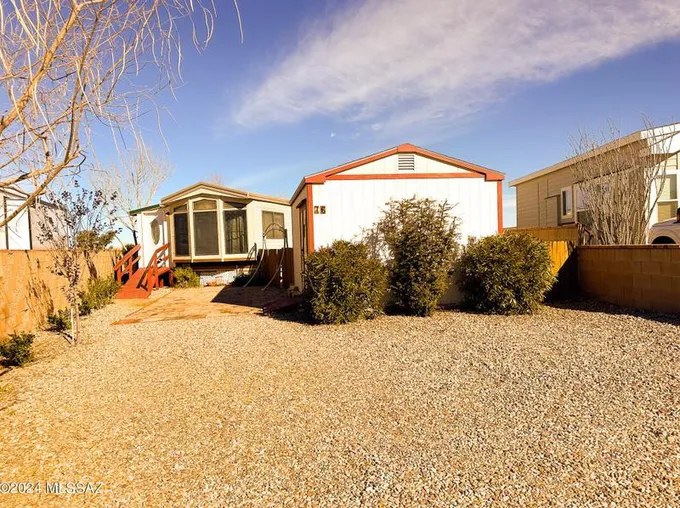 1915 W Casa Del Rio Dr #76, Benson, AZ 85602 - MLS 22402356 for Sale