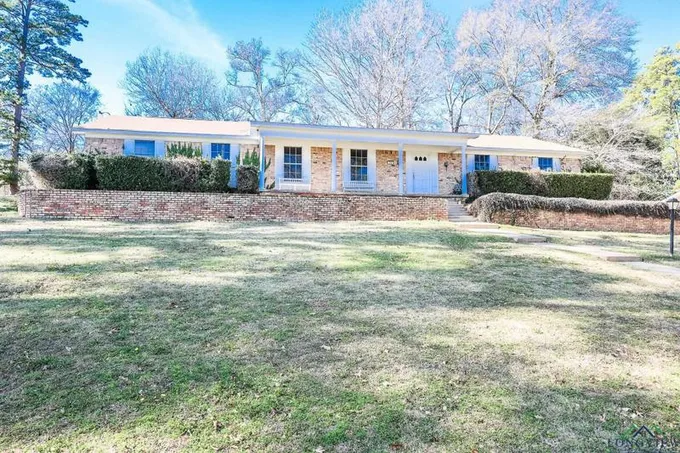312 Horseshoe Dr, Kilgore, TX 75662 for Sale