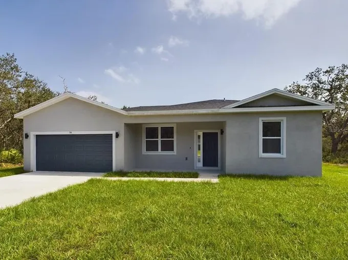 28 Sequoia Dr Ct, Ocklawaha, FL 32179 - MLS OM666073 for Sale