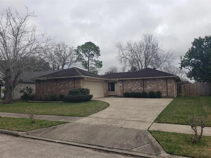 16739 Selder Dr, FRIENDSWOOD, TX 77546 for Sale