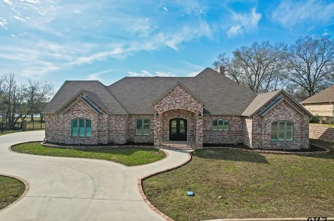602 Greenhill Park, Mt Pleasant, TX 75455 - MLS 23015950 for Sale