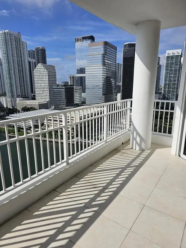 701 Brickell Key Boulevard, Unit 2401, Miami, FL 33131 for Rent