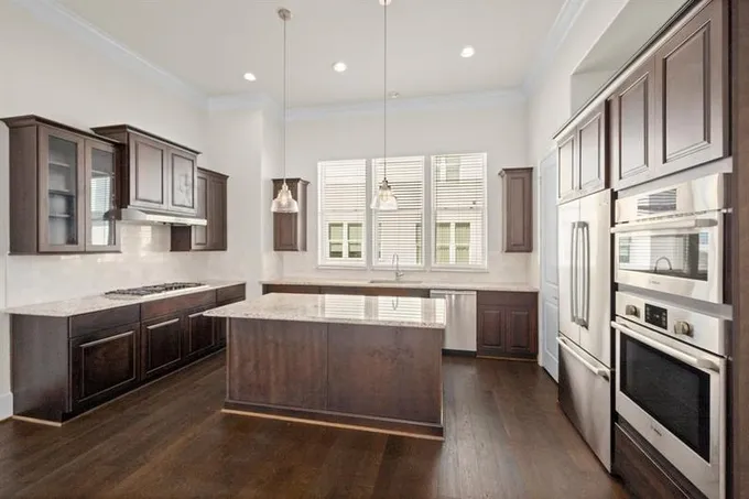 9536 London Bridge Sta, Houston, TX 77045 for Sale