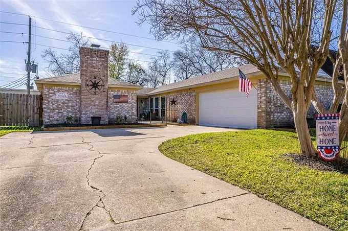 13927 Locke Ln, Houston, TX 77077 for Sale