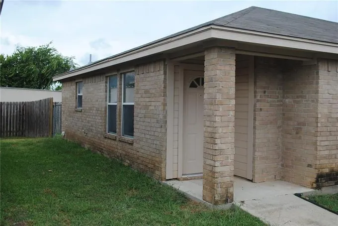 125 Cambridge Dr, SAGINAW, TX 76179 for Sale