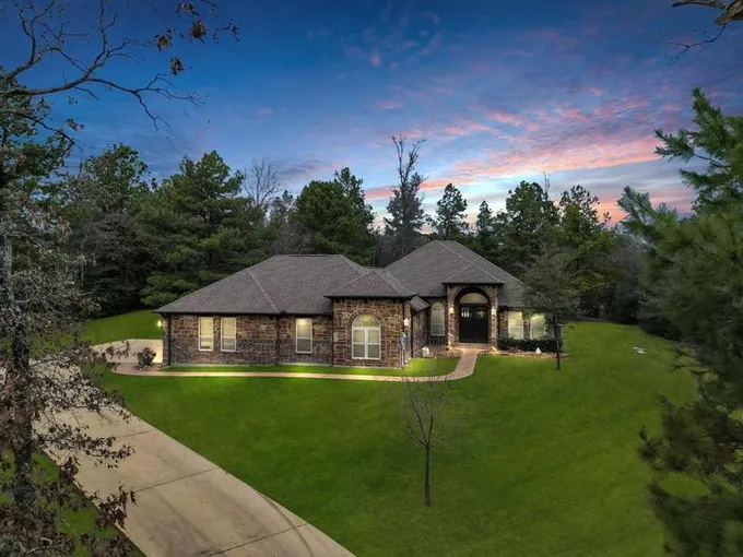 26114 Upper Beacon Pl, Montgomery, TX 77316 for Sale