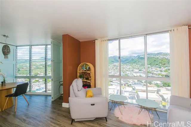 1139 9th Avenue 1404, Honolulu HI 96816 for Sale