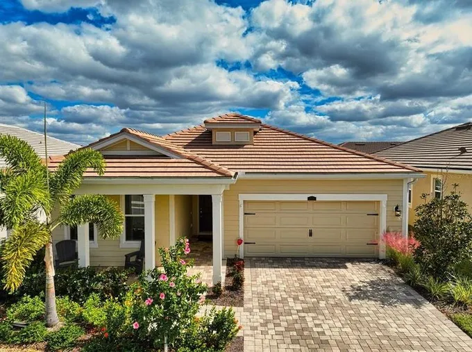 8528 September Sky Ct, Sarasota, FL 34238 - MLS A4594932 for Sale