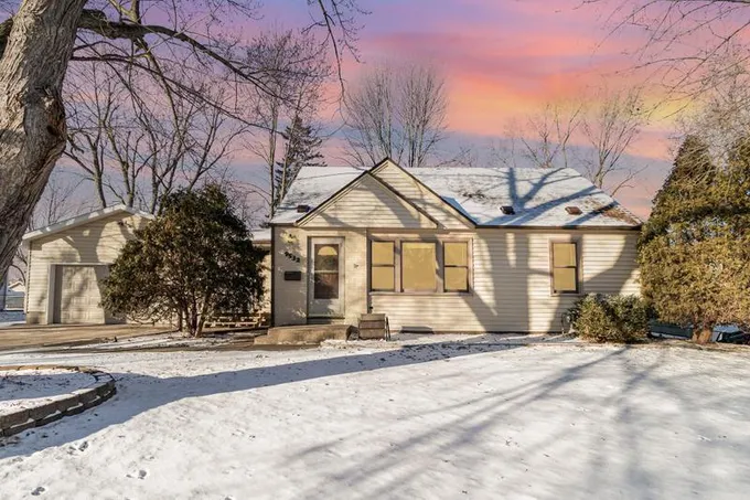 9532 Clinton Avenue South, Bloomington, MN 55420 for Sale