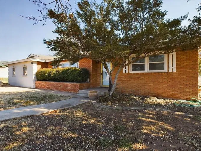 1102 Ave F, Denver City, TX 79323 for Sale