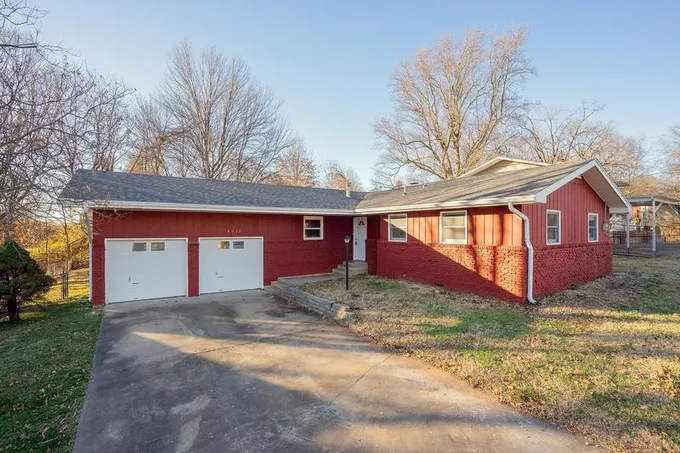 5737 Lakeview Ter, Springfield, MO 65810  MLS# 60257583 for Sale