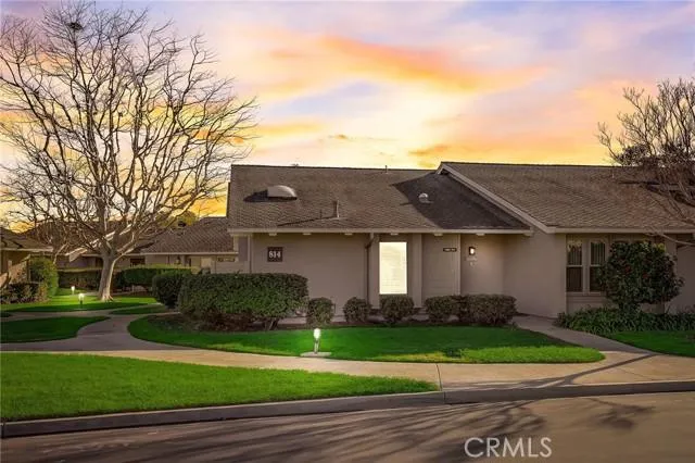 8566 Trinity 814A, Huntington Beach CA 92646 for Sale