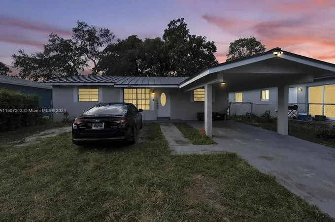 141 NW 6th Ave, Dania Beach, FL 33004 - MLS A11507213 for Sale