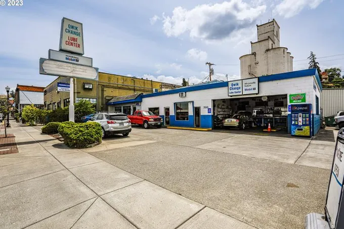 700 E 2nd St, The Dalles, OR 97058 - MLS 23114055 for Sale