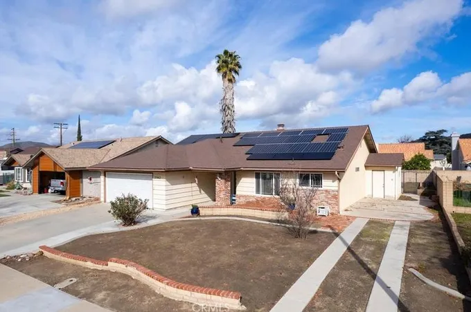27062 Terrytown Rd, Menifee, CA 92586 - MLS SW24025765 for Sale