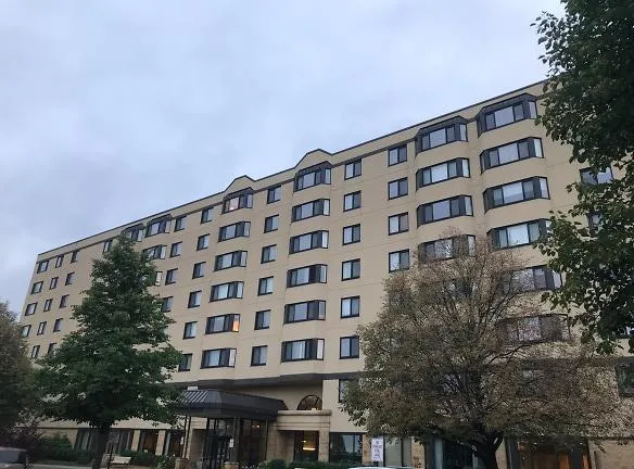 Knollwood Place Apartments - 3630 Phillips Pkwy - Minneapolis, MN Apartments for Rent