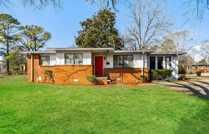 A BEAUTIFUL 3 BEDROOMS FAMILY HOME AVAILABLE FOR RENT for Sale