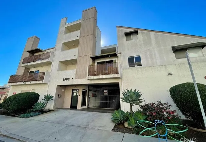 1900 E Beverly Way #216, Long Beach, CA 90802 - MLS PV24015654 for Sale