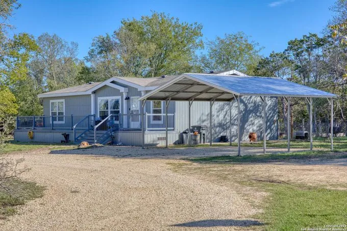 1540 Broad Oak Drive, Bandera, TX 78003 for Sale