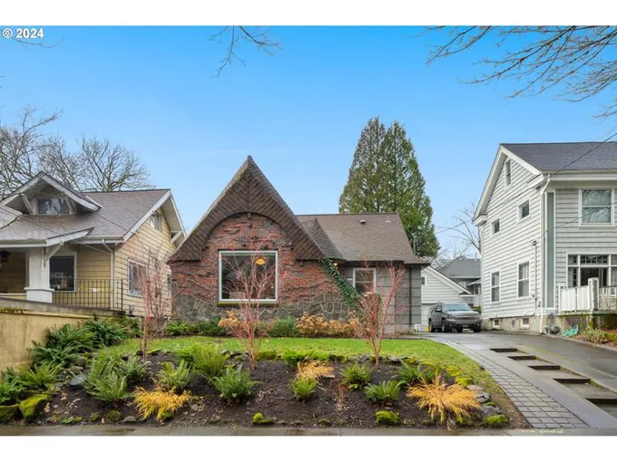 2205 NE 19TH AVE, Portland OR 97212 for Sale