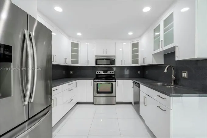 9935 NW 49TH TER # 9935, Doral, FL 33178 Townhouse For Sale  MLS# A11466120