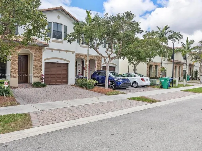 11348 SW 233rd St #11348, Homestead, FL 33032 - MLS A11527928 for Sale