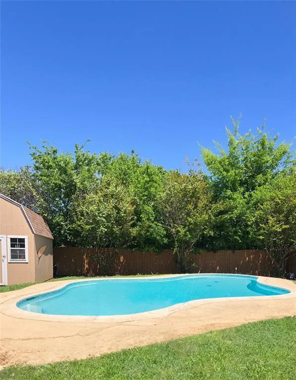 1224 Indian Trail Rd, Roanoke, TX 76262 for Sale