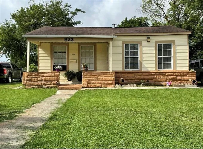 823 W 5TH ST, Freeport, TX 77541 Single Family Residence For Sale  MLS# 57854528