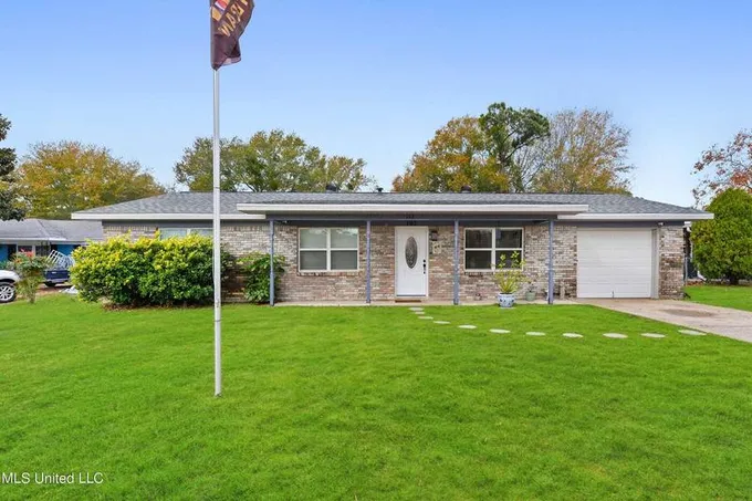 102 Francisco Court, Bay Saint Louis, MS 39520  623323471 for Sale