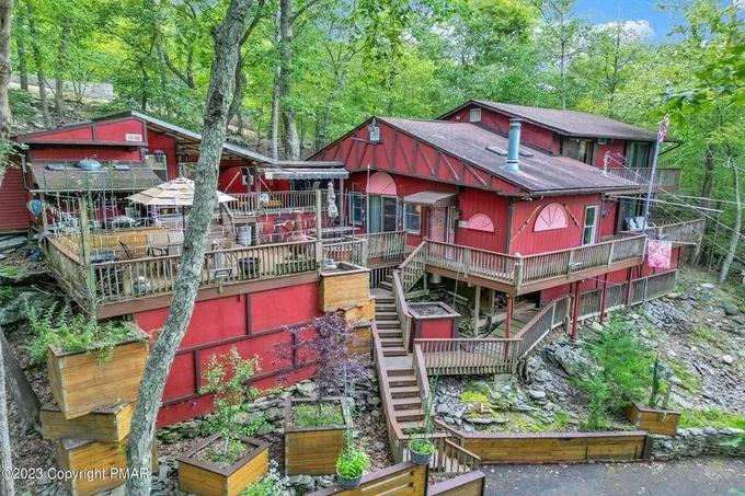 5817 Decker Road, Bushkill, PA 18324  624234289 for Sale