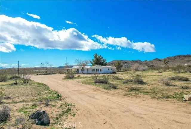 55853 Valli Hi, Landers CA 92285 for Sale