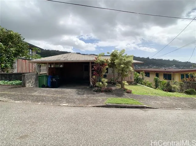 2453 Naai Street, Honolulu HI 96819 for Sale
