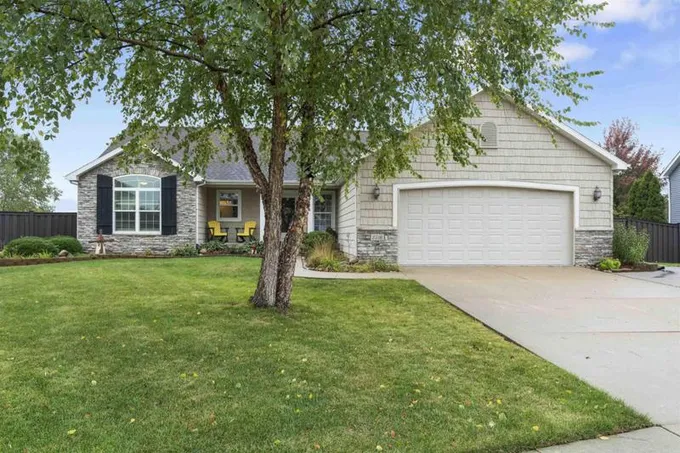 2516 COVEY CT, Cedar Falls, IA 50613 Single Family Residence For Sale  MLS# 20234390