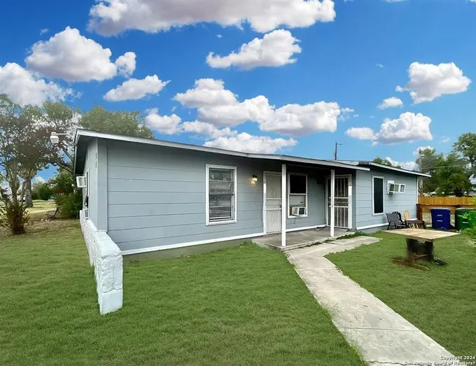 335 TARASCO ST, San Antonio, TX 78227-3926 for Rent