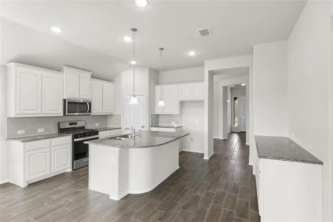 3710 Topeka Trl, Heartland, TX 75126 for Sale