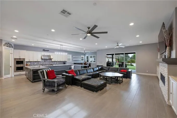 1043 Othello Lane, Corona, CA 92882 for Sale