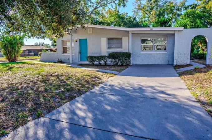 2500 Carver Ave, Orlando, FL 32810 - MLS O6175381 for Sale