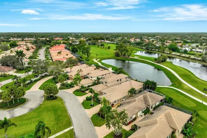 10395 Quail Crown Drive, Naples, FL 34119 for Sale