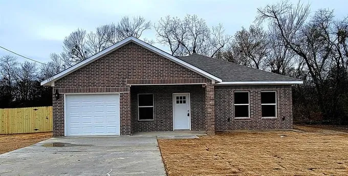 3802 College St, Greenville, TX 75401 for Sale