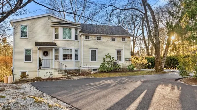 Lee, Berkshire County, MA House for sale Property ID: 418571504