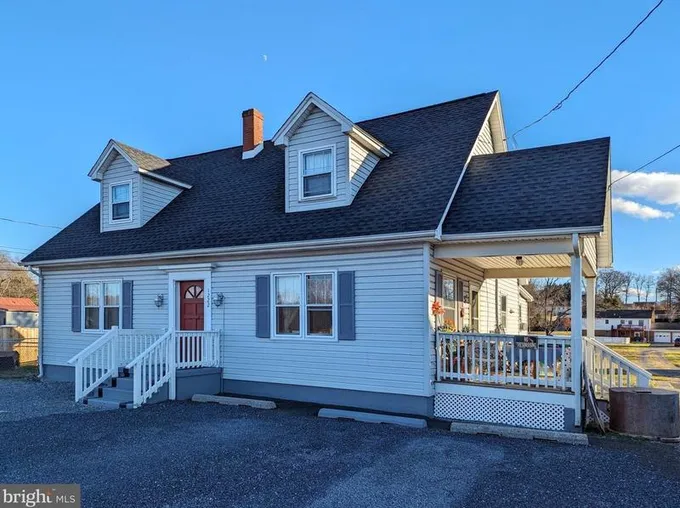 1222 E Main St, Luray, VA 22835 - MLS VAPA2003160 for Sale