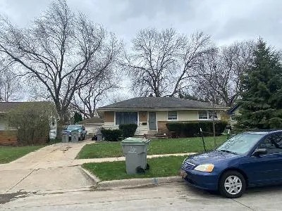 W Lynmar Ter for Sale