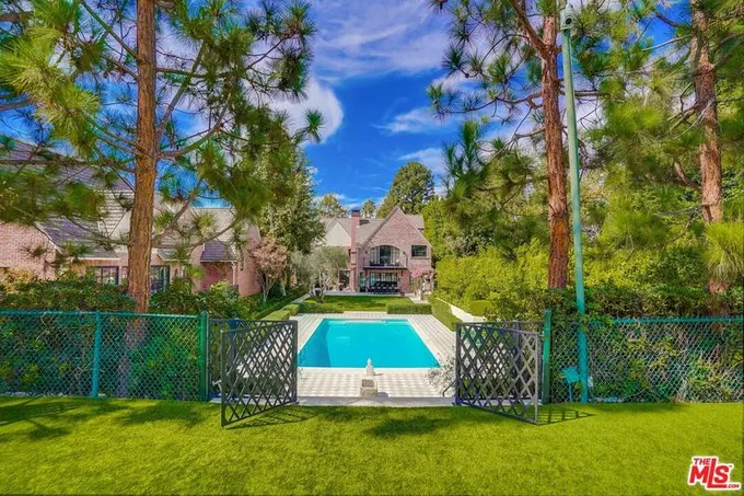 356 South Hudson Avenue, Los Angeles, CA 90020 for Sale