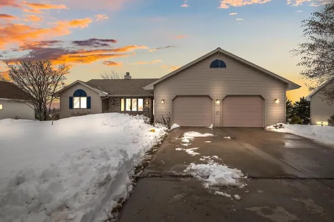 361 Northbrook Rd, Luxemburg, WI 54217 - MLS 50286265 for Sale