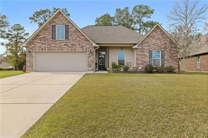 714 Red Pine Dr, Ponchatoula, LA 70454  MLS# 2424602 for Sale