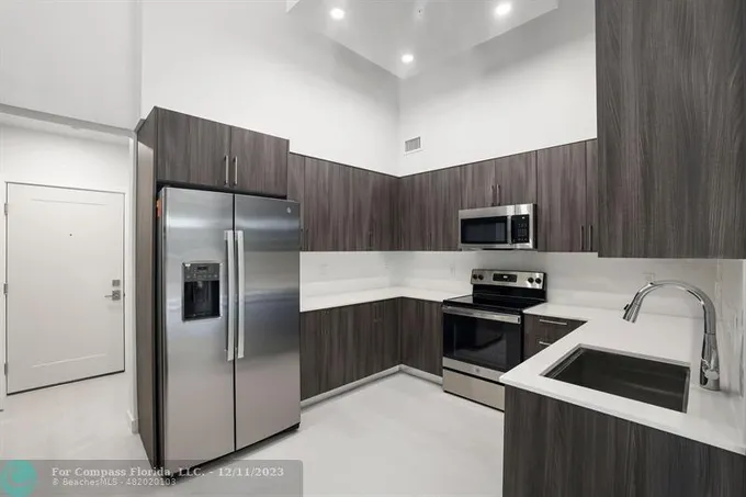 9820 Southwest 183rd Street, Unit 105, Palmetto Bay, FL 33157 for Rent