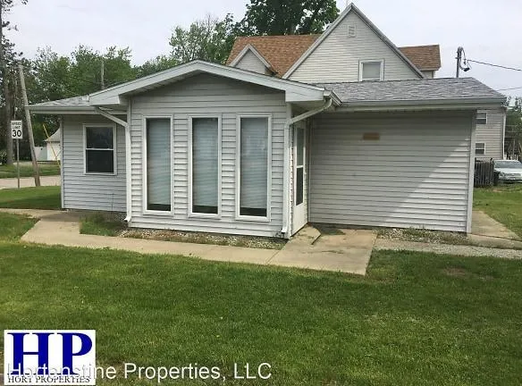 1205 3rd St - Charleston, IL 61920 - Home For Rent