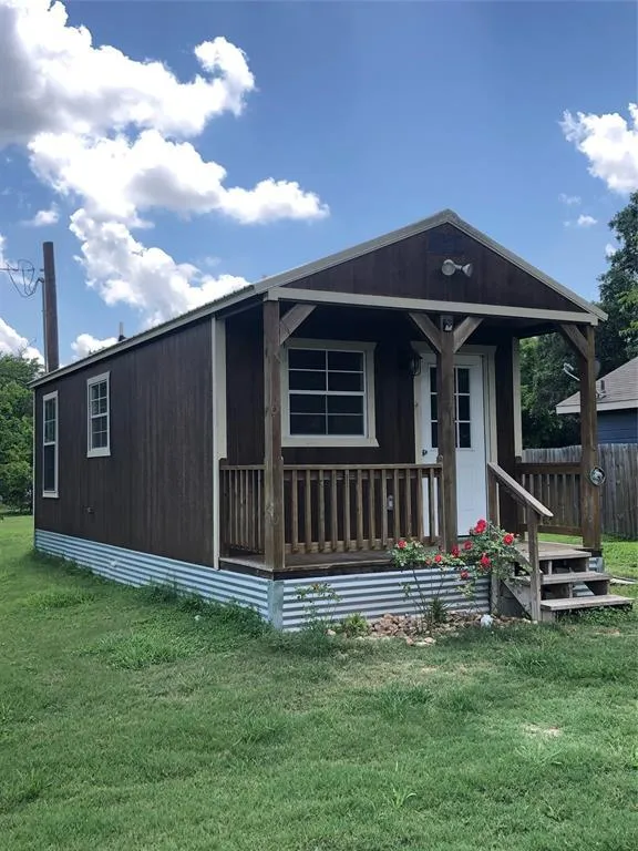 302 and 306 Niemann, Yoakum, TX 77995 for Sale