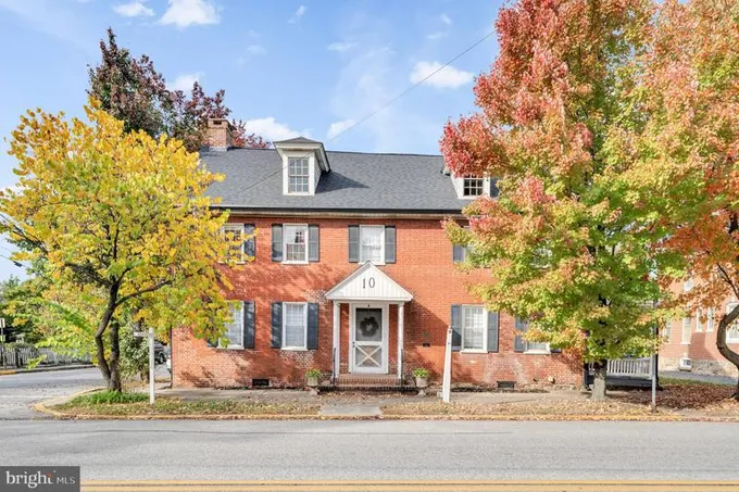 10 Lincoln Way West, New Oxford, PA 17350 for Sale