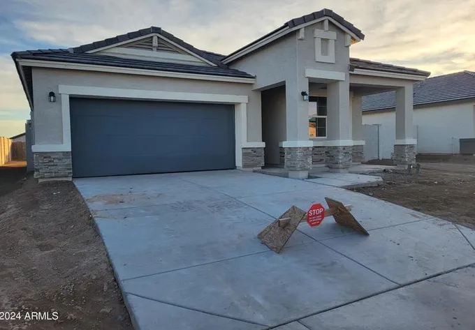 24621 W Illini St, Buckeye, AZ 85326 - MLS 6656133 for Sale